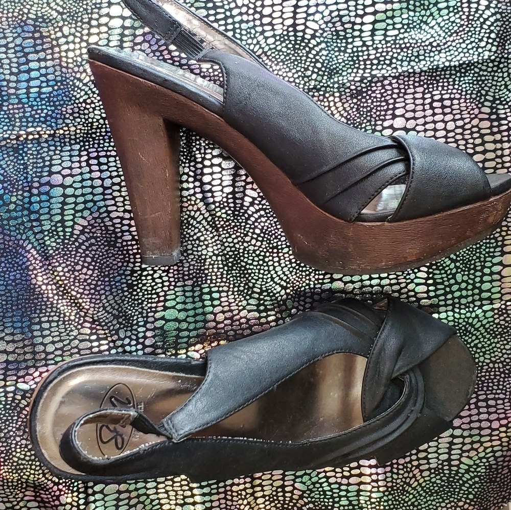 Flirty black and brown peep toe heels - Picture 11 of 11